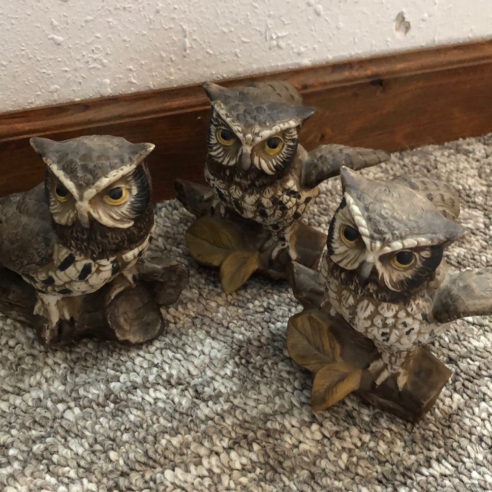 Owl statue decorations